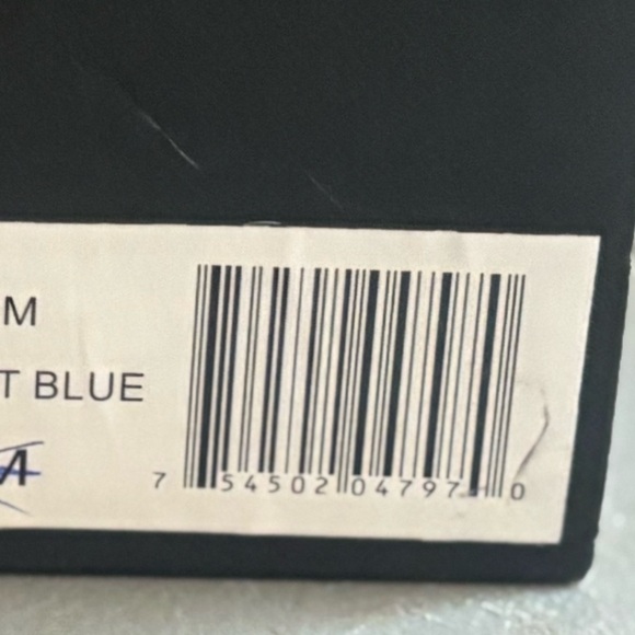 ** Shoes ** - Picture 9 of 9